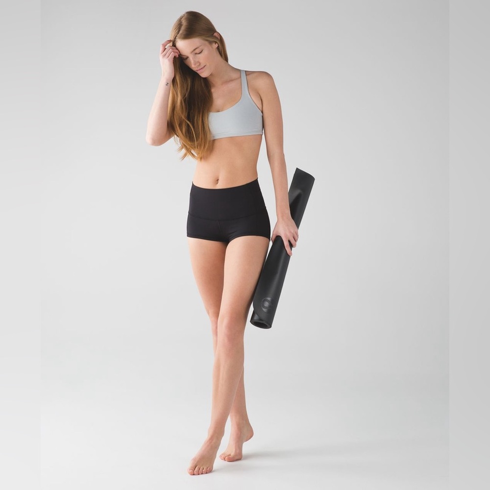 Lululemon Wunder Short Full-On Luxtreme 2" in Black, Size 4